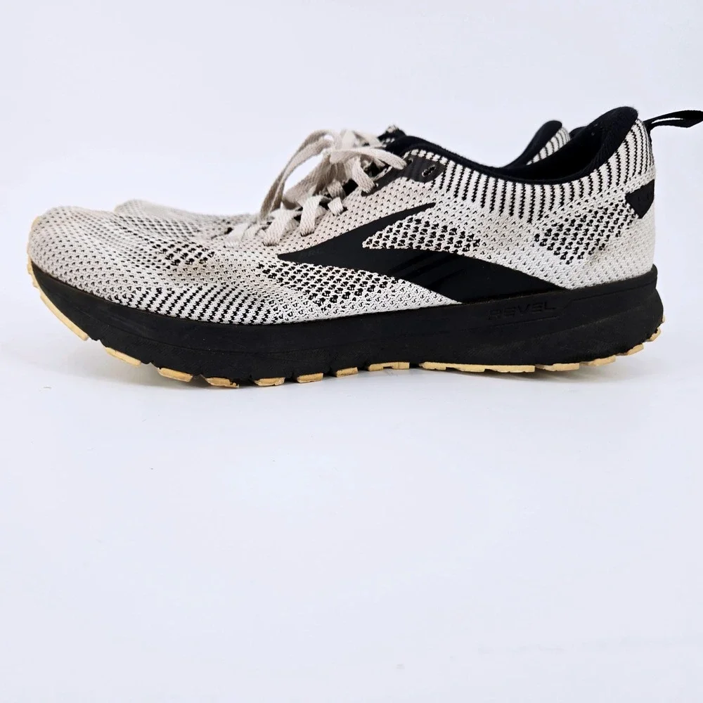 Brooks Size 11 Revel‎ 5 Running Shoes White Black Mesh Neutral Cushion